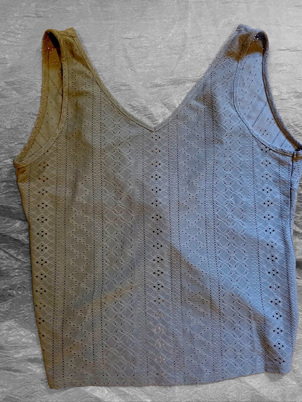 EUC women's reversible   eyelet / pointelle v neck cropped tank top size large